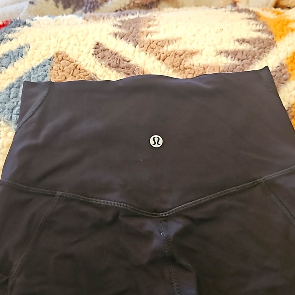 Lululemon Align shorts with pockets